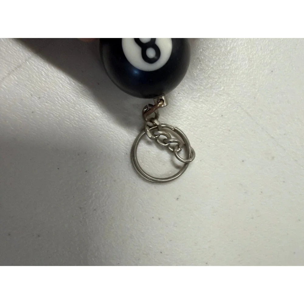 Vintage‎ Style 8 Ball Keychain Black Pool Ball Novelty Key Ring Accessory